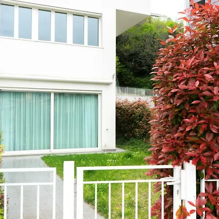 Luxury Villa Olmo Lejlighed